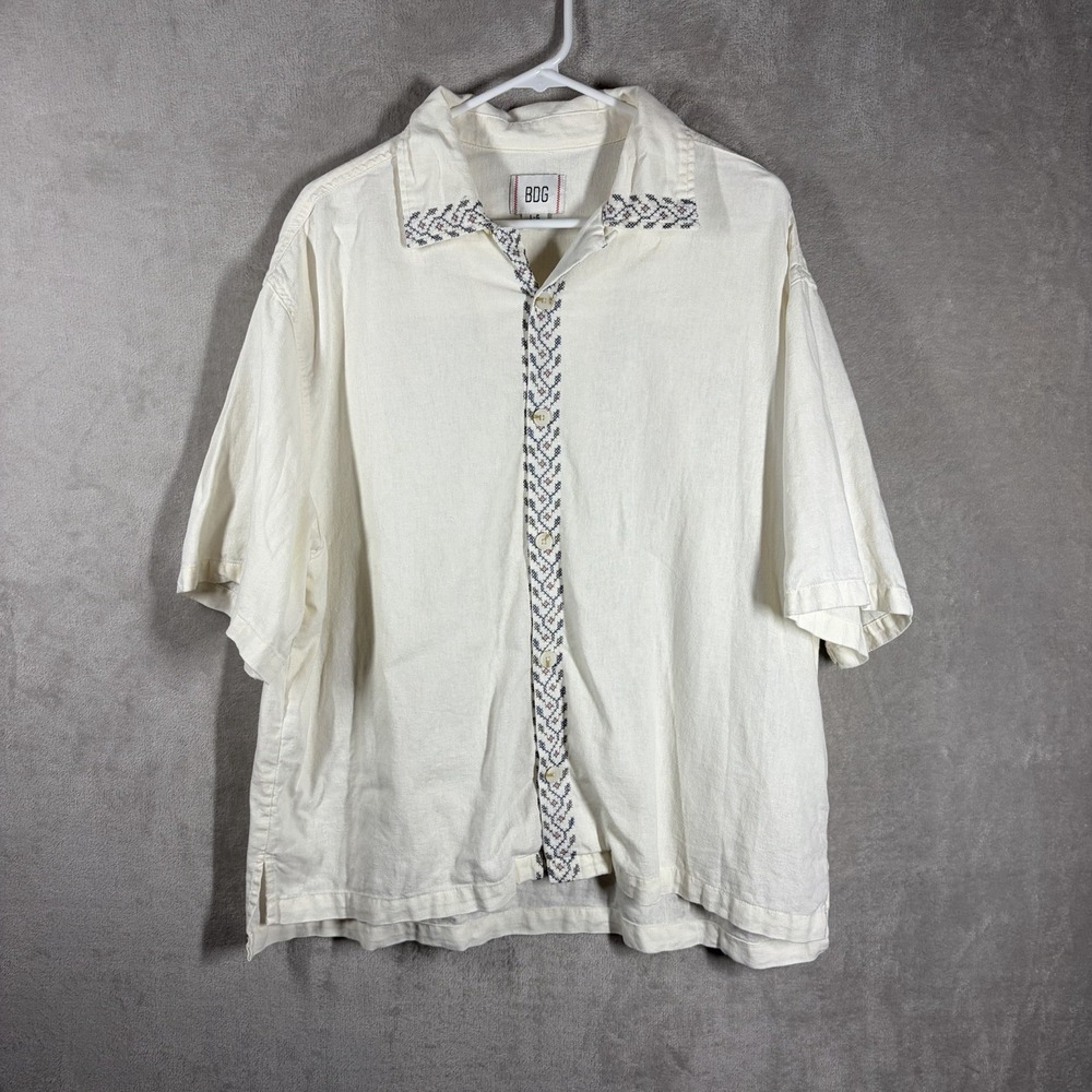 BDG Charlie Embroidered Short Sleeve Shirt Size L Coastal Beachy Vacation Travel
